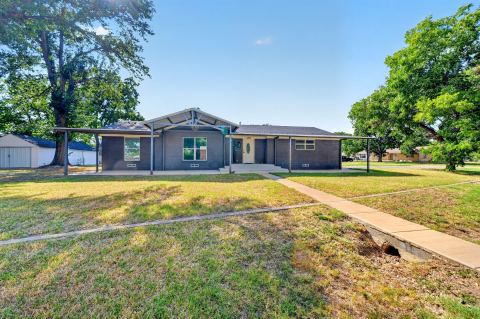 205 N 1st Street, Mabank