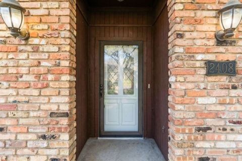 2408 Castle Street, Irving, TX 75038 — photo 2