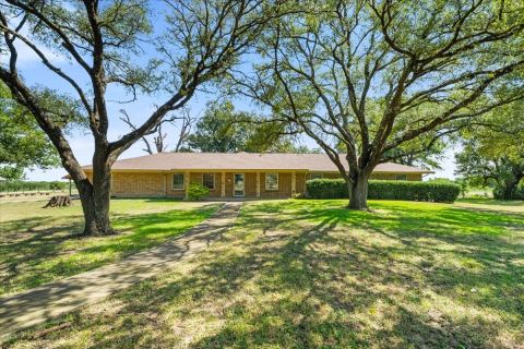 1642 NW County Road 1040, Corsicana
