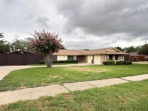 681 Surf Street, Lewisville
