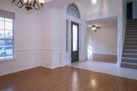 504 Renfro Court, Irving, TX 75063 — photo 2