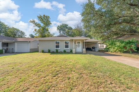809 Phillips Street, Cleburne, TX 76033 — photo 2