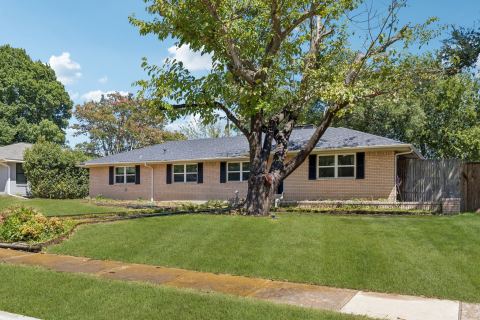 104 N Weatherred Drive, Richardson, TX 75080 — photo 2