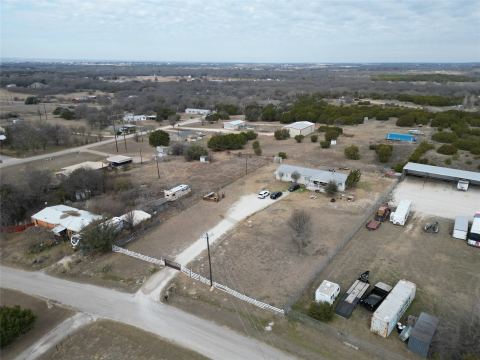 5206 Buttercup Court, Granbury, TX 76049 — photo 2