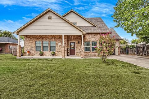 105 Water Lane, Crowley