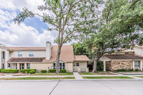 2008 Clubridge Drive, Carrollton, TX 75006 — photo 3