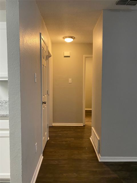1302 Berry Drive C, Cleburne, TX 76033 — photo 2