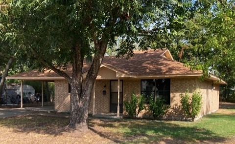 826 W 9th Street, Bonham, TX 75418 — photo 2