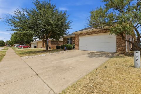 213 Sardius Boulevard, Granbury, TX 76049 — photo 2