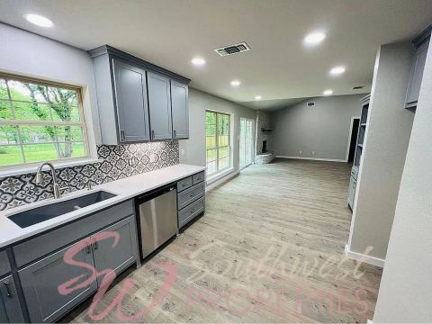 2605 W Highland Drive, Granbury, TX 76049 — photo 3