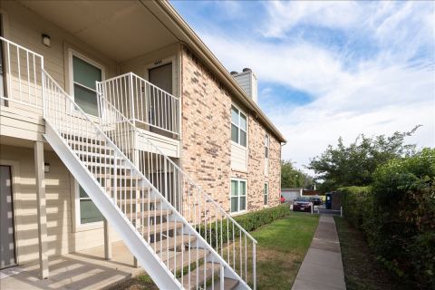 2200 E Trinity Mills Road 516, Carrollton