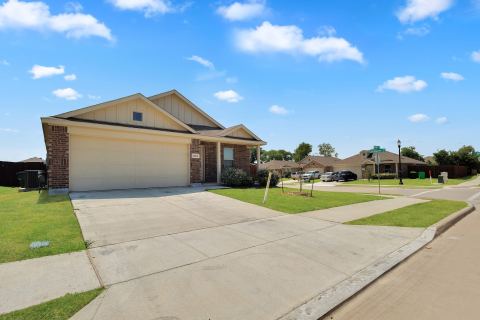 2804 Eppright Drive, Little Elm, TX 75068 — photo 2