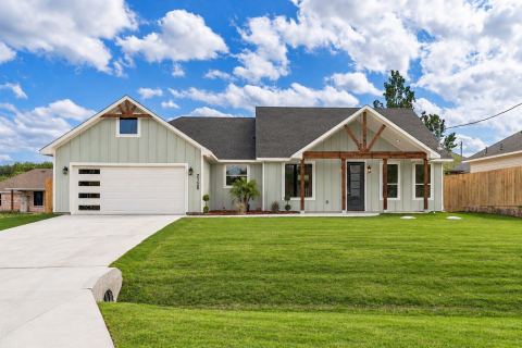 2125 Steepleridge Circle, Granbury
