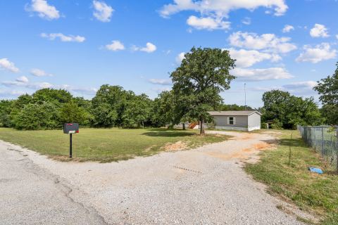 139 Cedar Drive, Azle, TX 76020 — photo 3