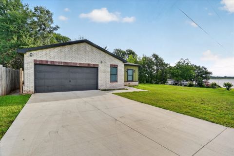 3202 Lowland Drive, Granbury, TX 76048 — photo 2