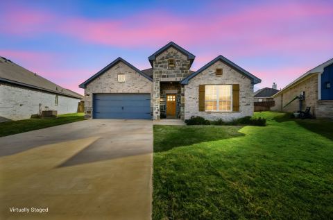 315 Bronco Drive, Pilot Point