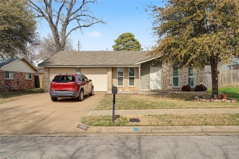 2009 Charleston Drive, Bedford