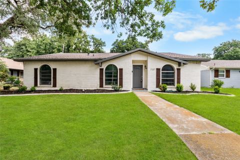 1137 Kingston Drive, Lewisville, TX 75067 — photo 2