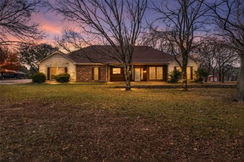 10471 Holly Creek Road, Terrell