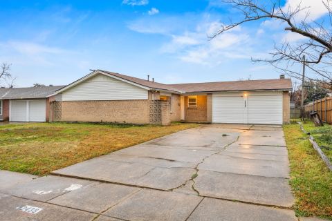 2438 Lasalle Drive, Irving, TX 75062 — photo 2
