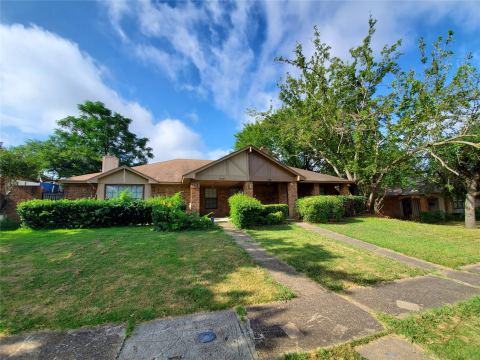 10212 Hillhouse Lane, Dallas