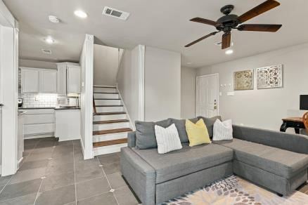 2331 N Davis Drive D, Arlington, TX 76012 — photo 3