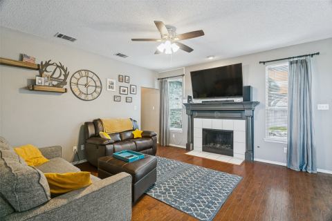 1400 Wentworth Drive, Lewisville, TX 75067 — photo 2