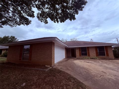 2612 S Meadow Drive, Fort Worth, TX 76133 — photo 2