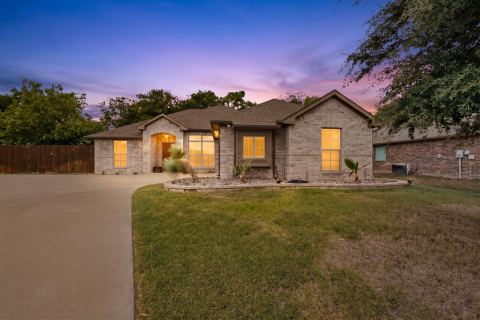103 Windermere Street, Waxahachie