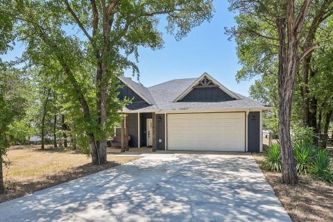 505 S Sky Court, Granbury, TX 76049 — photo 2