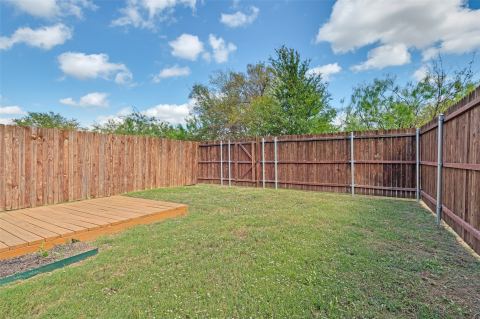 533 Hutchinson Lane, Lewisville, TX 75077 — photo 3