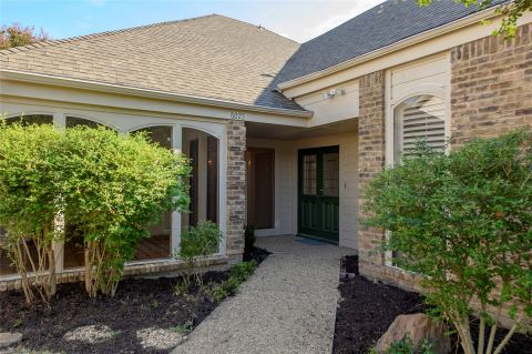 6025 Daven Oaks Drive, Dallas, TX 75248 — photo 2
