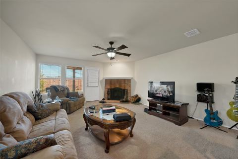 112 Blackforest Road, Krum, TX 76249 — photo 3