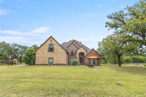 108 Oak Creek Drive, Springtown, TX 76082 — photo 3