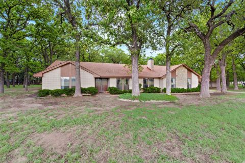 460 J E Woody Road, Springtown, TX 76082 — photo 2