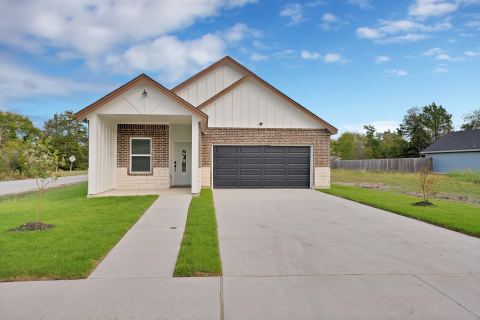 724 Gilbert Street, Terrell, TX 75160 — photo 2