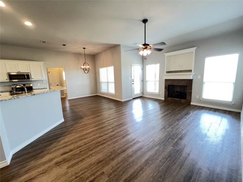808 E Northside Drive, Pilot Point, TX 76258 — photo 2