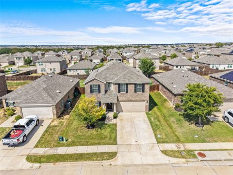 1209 Waggoner Drive, Aubrey