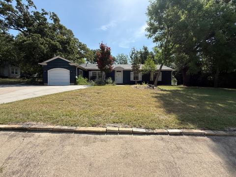 2010 N Locust Street, Denton, TX 76209 — photo 2