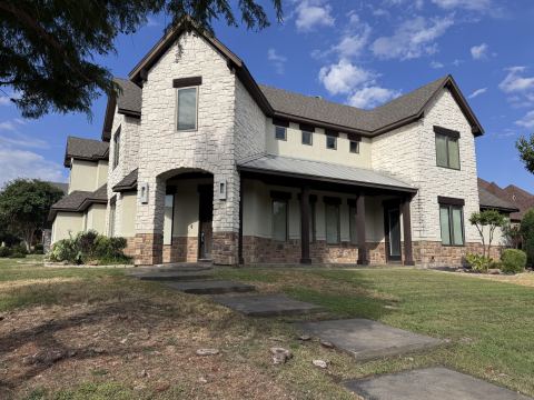 1401 Long And Winding Road, Mansfield