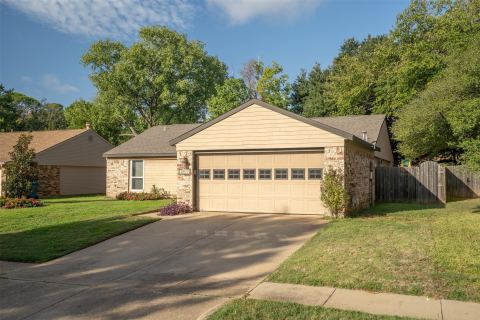 3911 White Oak Court, Flower Mound, TX 75028 — photo 2