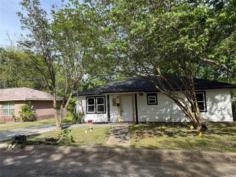 1114 Blackburn Street, Commerce, TX 75428 — photo 2