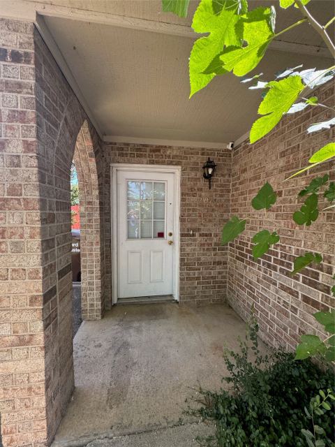 201 E Windsor Drive, Denton