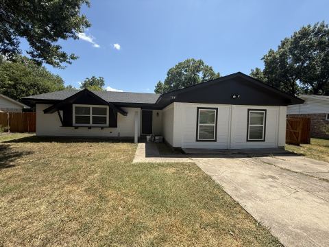 104 Indian Court, Waxahachie