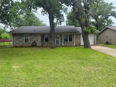 1530 W Groesbeck Street, Stephenville, TX 76401 — photo 2