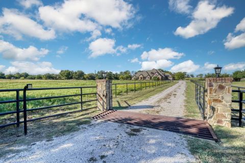11445 Foutch Road, Pilot Point, TX 76258 — photo 2