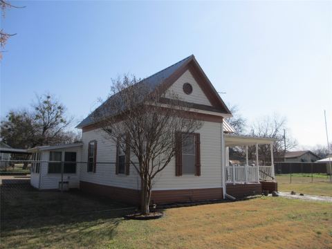 608 N Colorado Street, Whitney, TX 76692 — photo 2