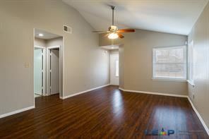 565 Hunters Glen Street, Lewisville, TX 75067 — photo 3