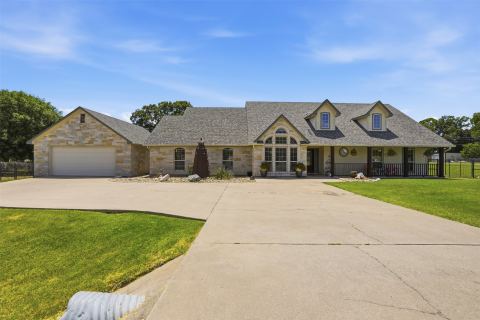 3102 Walnut Creek Parkway, Granbury, TX 76049 — photo 2