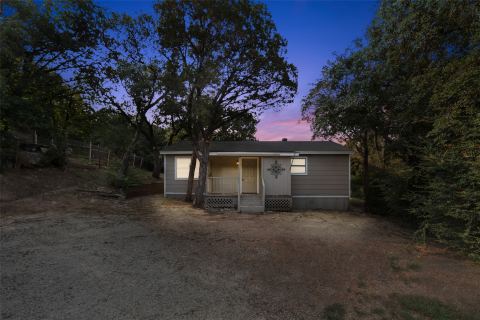 1811 Hidden Valley Road, Granbury